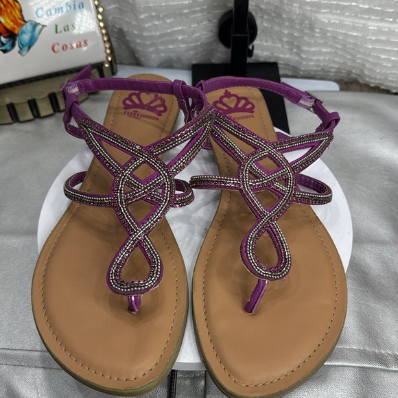 (S1) Fergalicious flat sandal with sapphire details, size 8.5 - Picture 5 of 9
